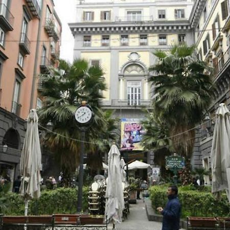 Manuela Apartments Piazza Del Plebiscito Centro Naples Extérieur photo